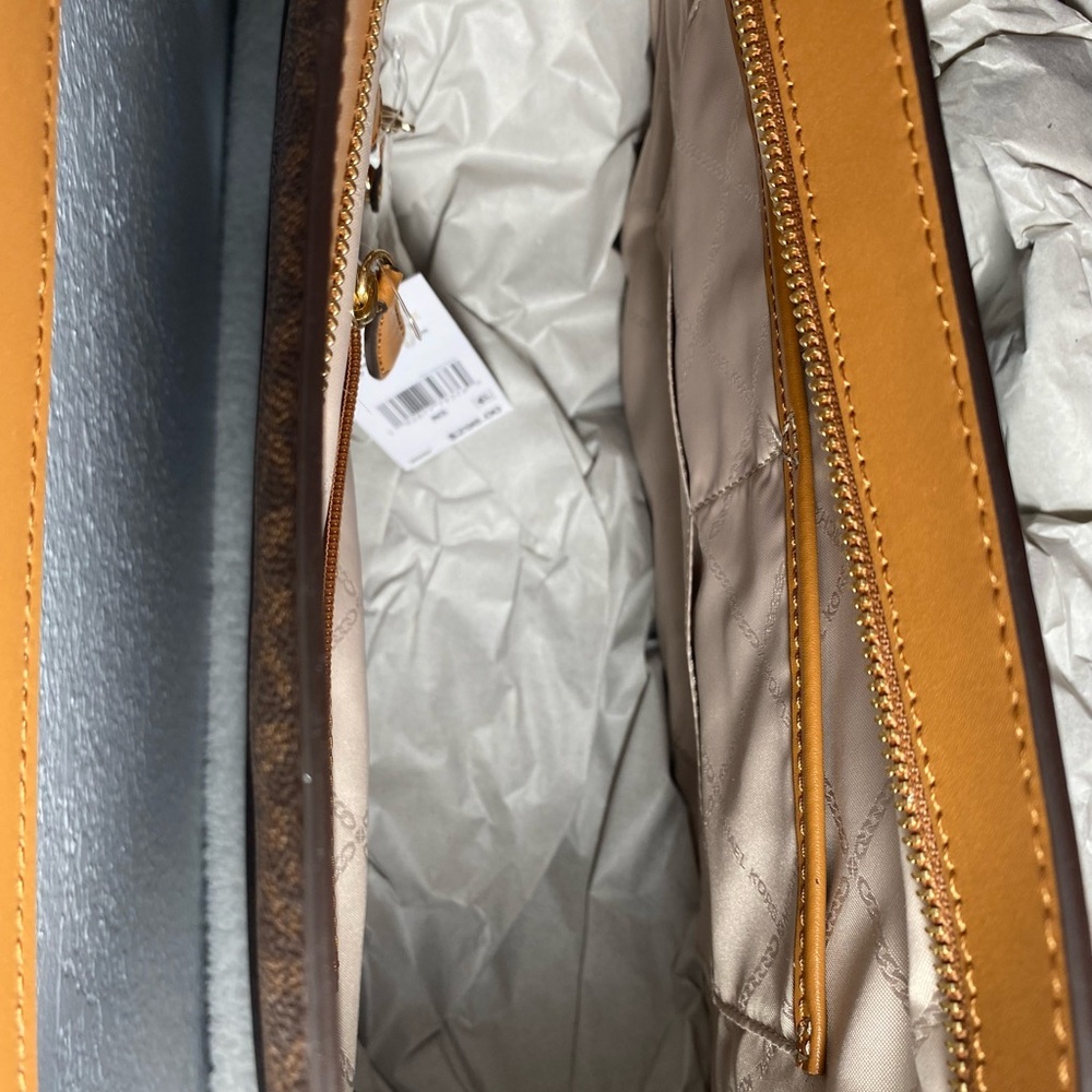 Michael Kors Brooke Lg Zip Hobo in Brown/Acorn - Picture 10 of 12